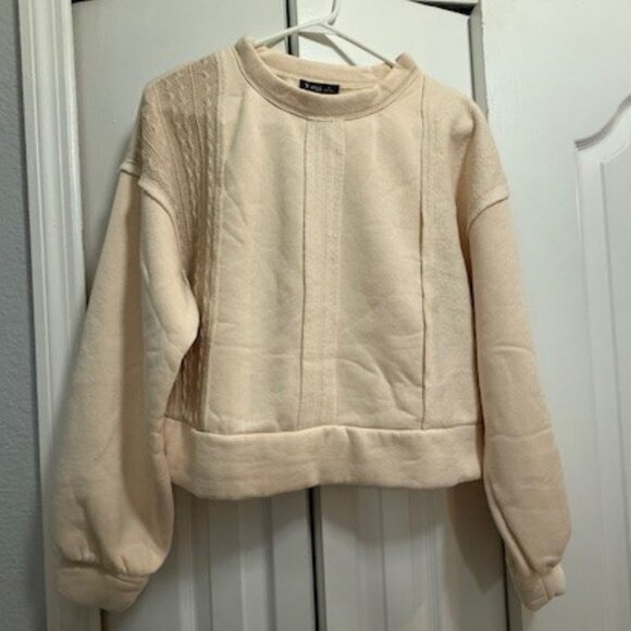 Cream Color Very J Crop Style Sweater Sz M NWT - Picture 1 of 5